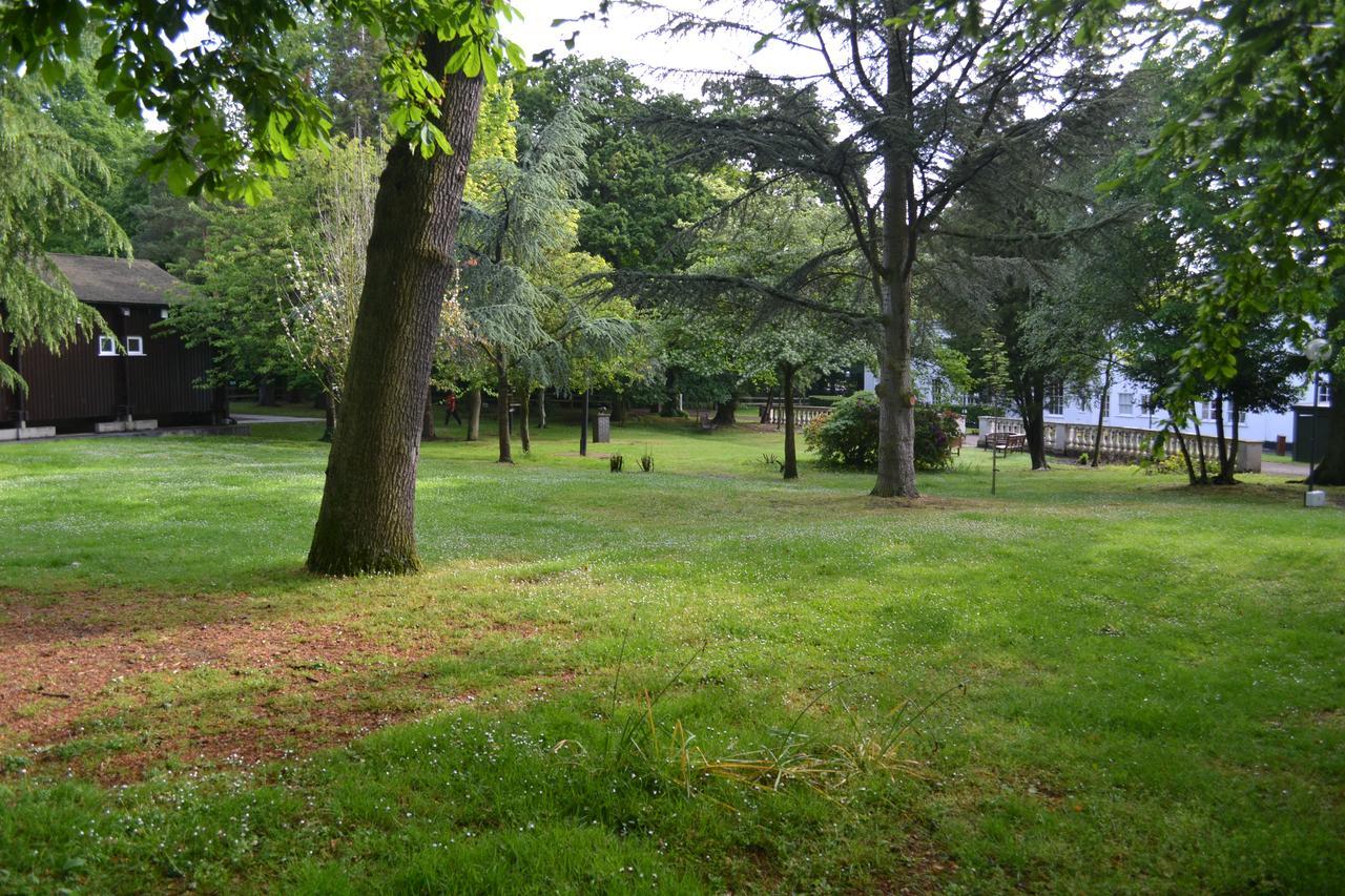 Gilwell Park Hotel Chingford Bagian luar foto
