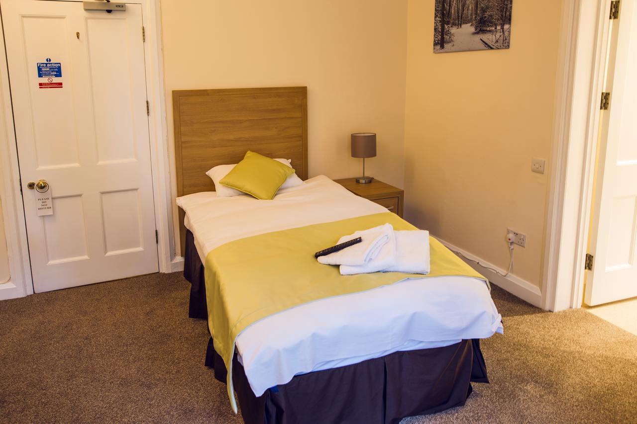 Gilwell Park Hotel Chingford Bagian luar foto